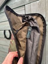Load image into Gallery viewer, Midwater Catfish Net &amp; Handle Stink Bags.
